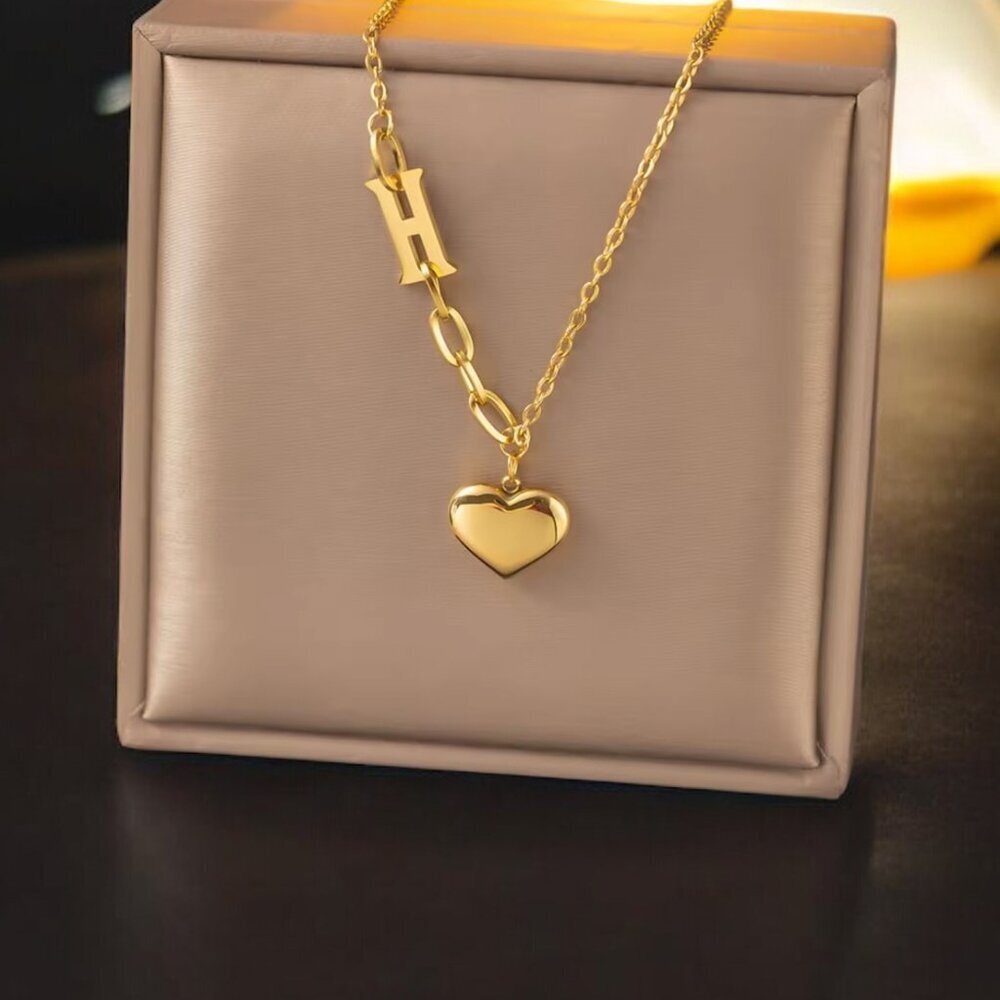 18K Gold Stainless Steel Necklace Heart Charm H Pendant - Picture 6 of 7